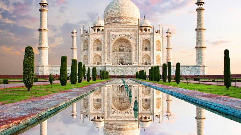 Cruise on the Ganges between Kolkata and Varanasi & the splendors of Rajasthan (port-to-port cruise)