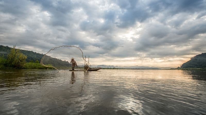 From the temples of Angkor to the Mekong Delta, experience unique and exotic end-of-year celebrations - & Hanoi and Halong Bay (port-to-port cruise)
