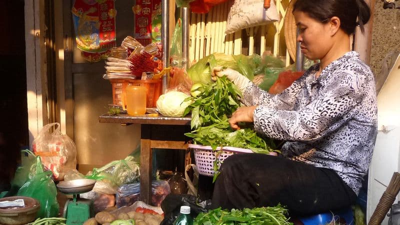 From the temples of Angkor to the Mekong Delta, experience unique and exotic end-of-year celebrations - & Hanoi and Halong Bay (port-to-port cruise)