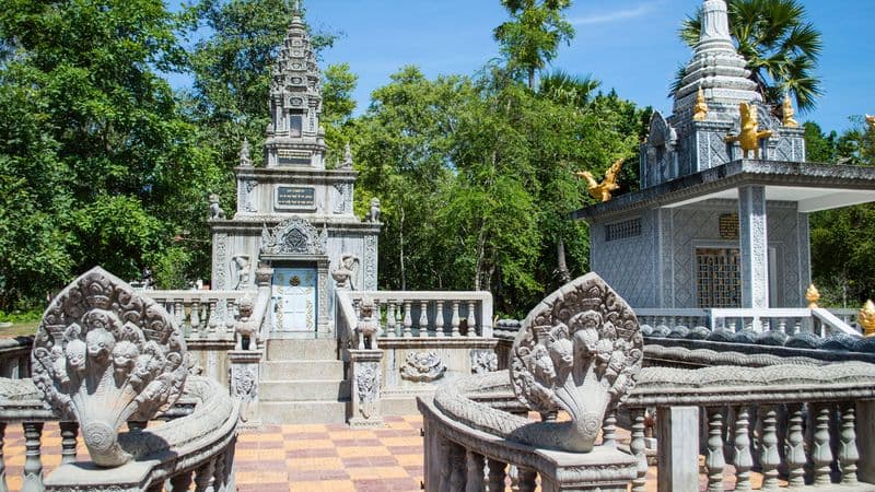 From the temples of Angkor to the Mekong Delta, experience unique and exotic end-of-year celebrations - & Hanoi and Halong Bay (port-to-port cruise)
