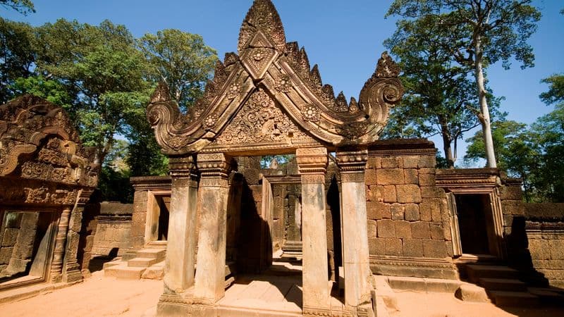From the temples of Angkor to the Mekong Delta, experience unique and exotic end-of-year celebrations - & Hanoi and Halong Bay (port-to-port cruise)