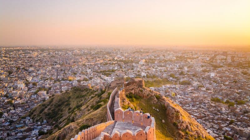 Cruise on the Ganges between Kolkata and Varanasi & the splendors of Rajasthan (port-to-port cruise)